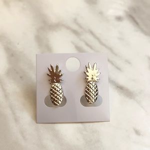 🎉 New Pineapple Silver Plated Stud Earrings set